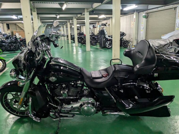 ハーレーダビッドソン FLHXS