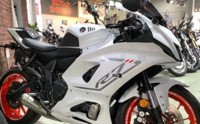 ヤマハ　YZF-R7