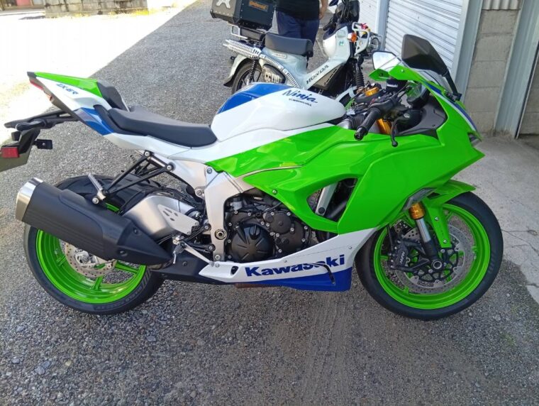 カワサキ　ZX-6R 40周年カラー