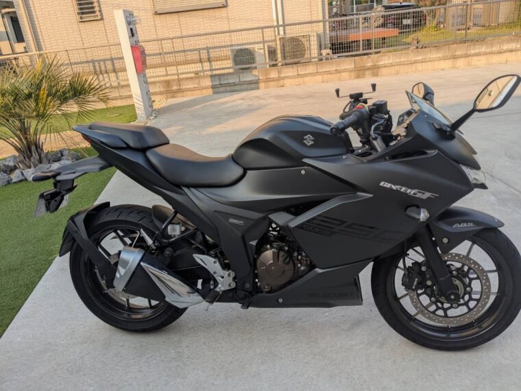 スズキ　ジクサー250SF