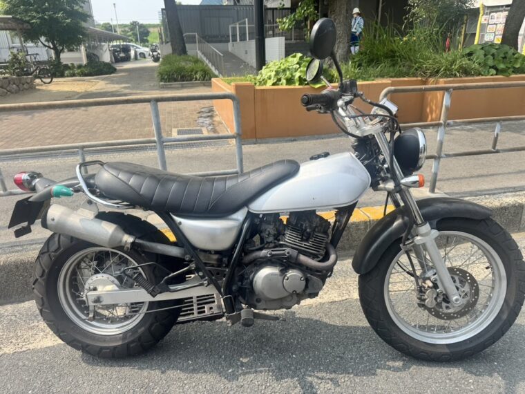 スズキ　バンバン200