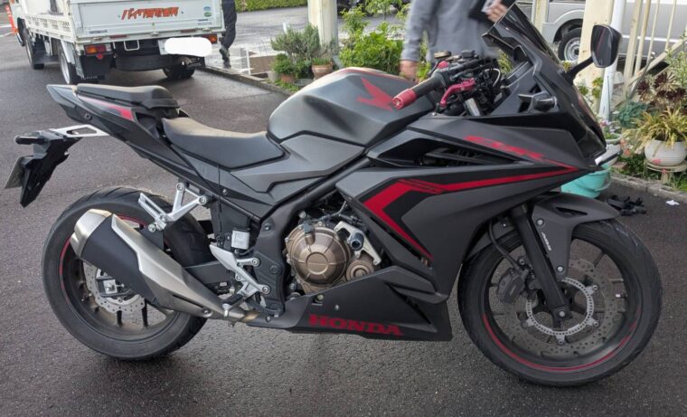 ホンダ　CBR400R